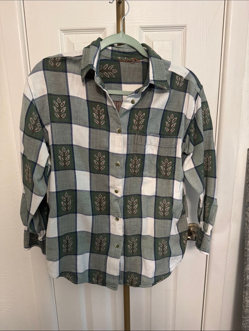 Vintage 90s Green and White Leaf  Checkered